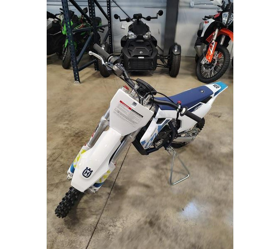 2024 Husqvarna® EE 5