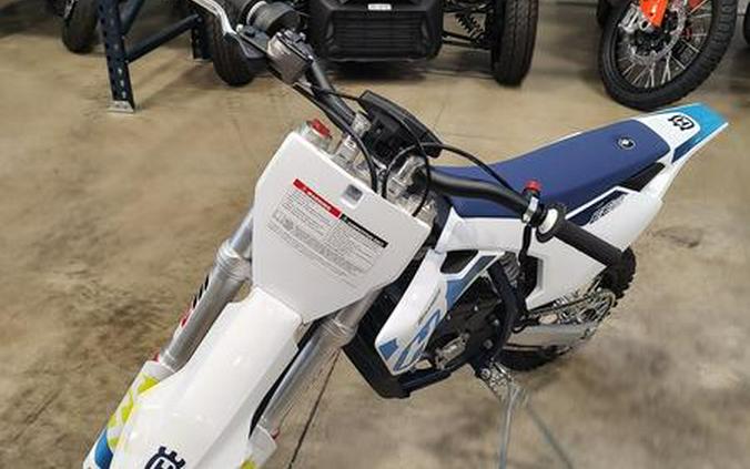 2024 Husqvarna® EE 5