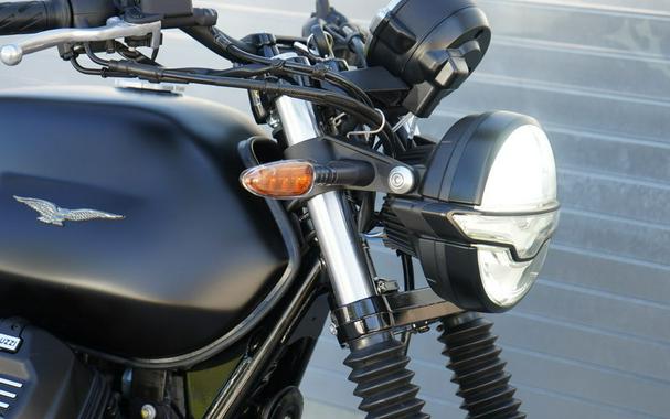 2023 Moto Guzzi V7 Stone