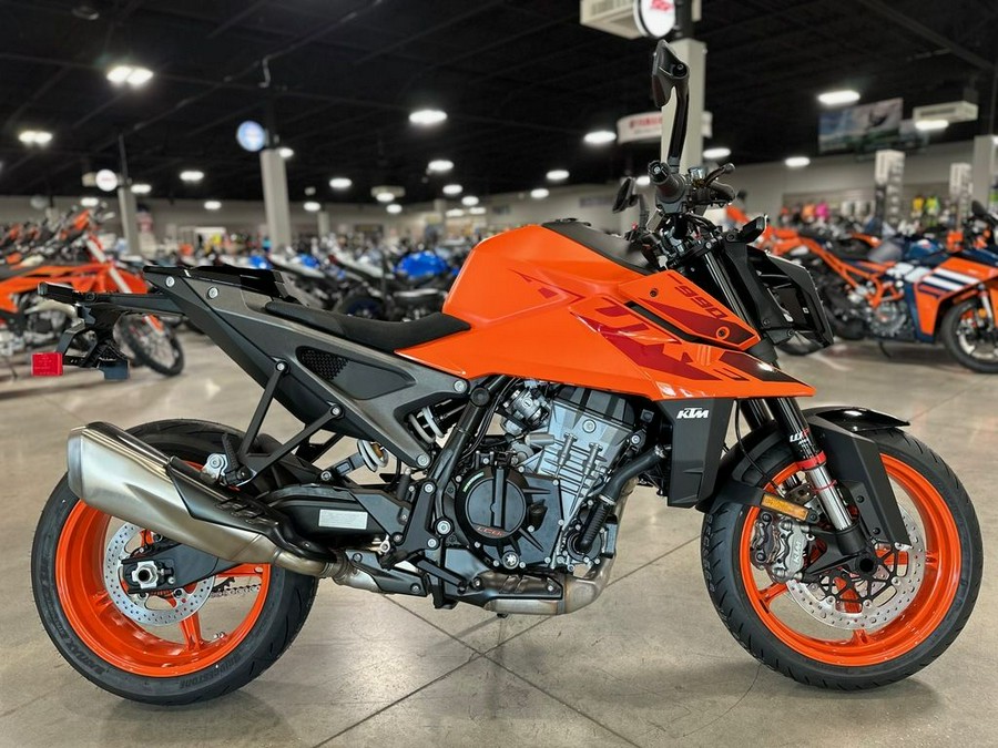 2024 KTM 990 Duke