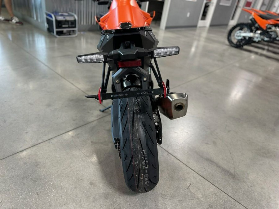 2024 KTM 990 Duke