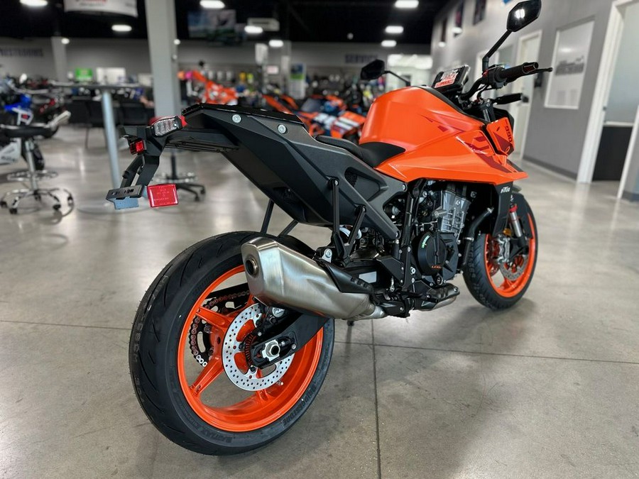 2024 KTM 990 Duke