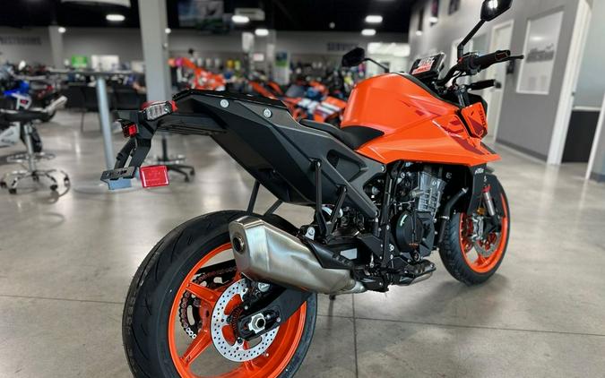 2024 KTM 990 Duke