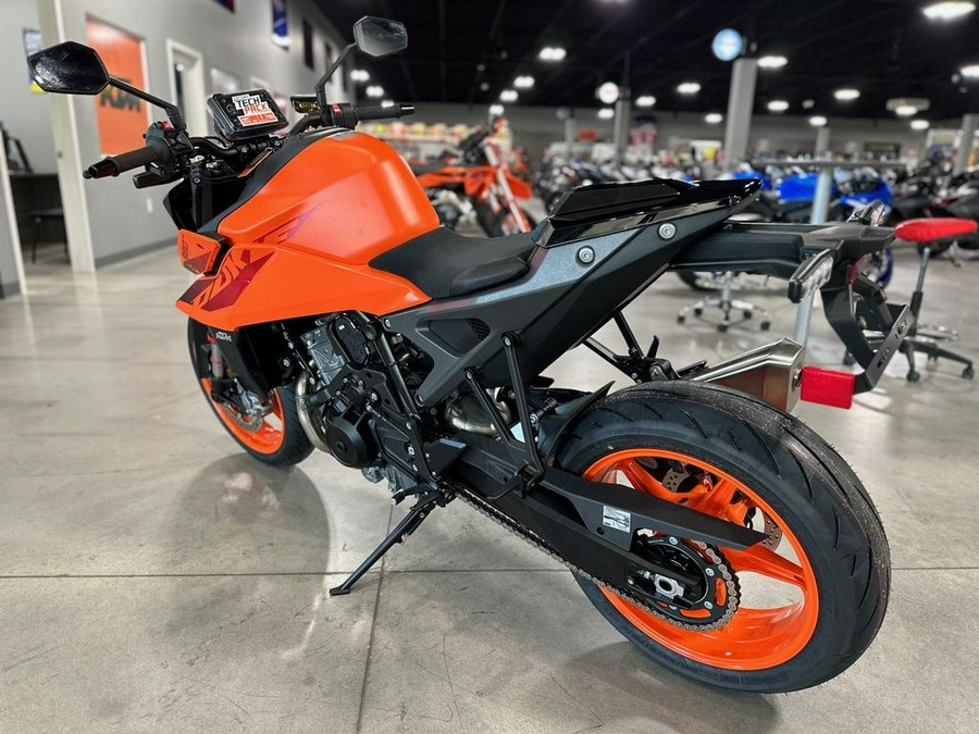 2024 KTM 990 Duke