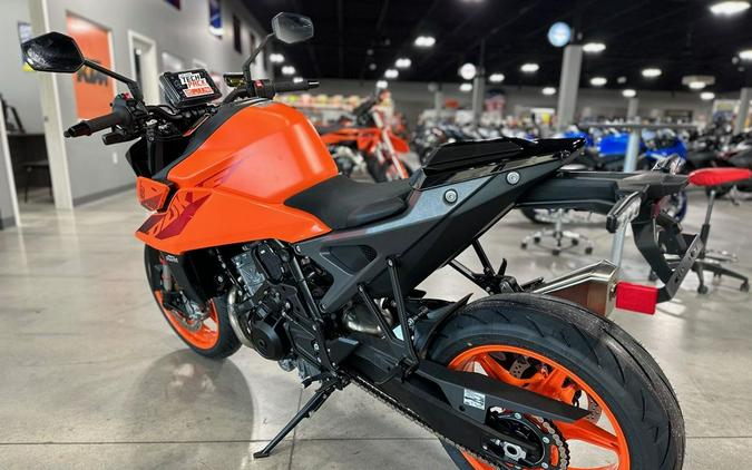 2024 KTM 990 Duke