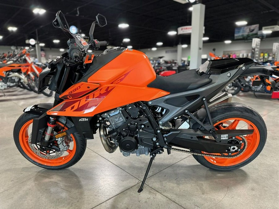 2024 KTM 990 Duke