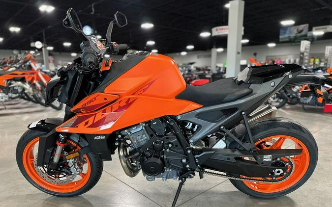 2024 KTM 990 Duke