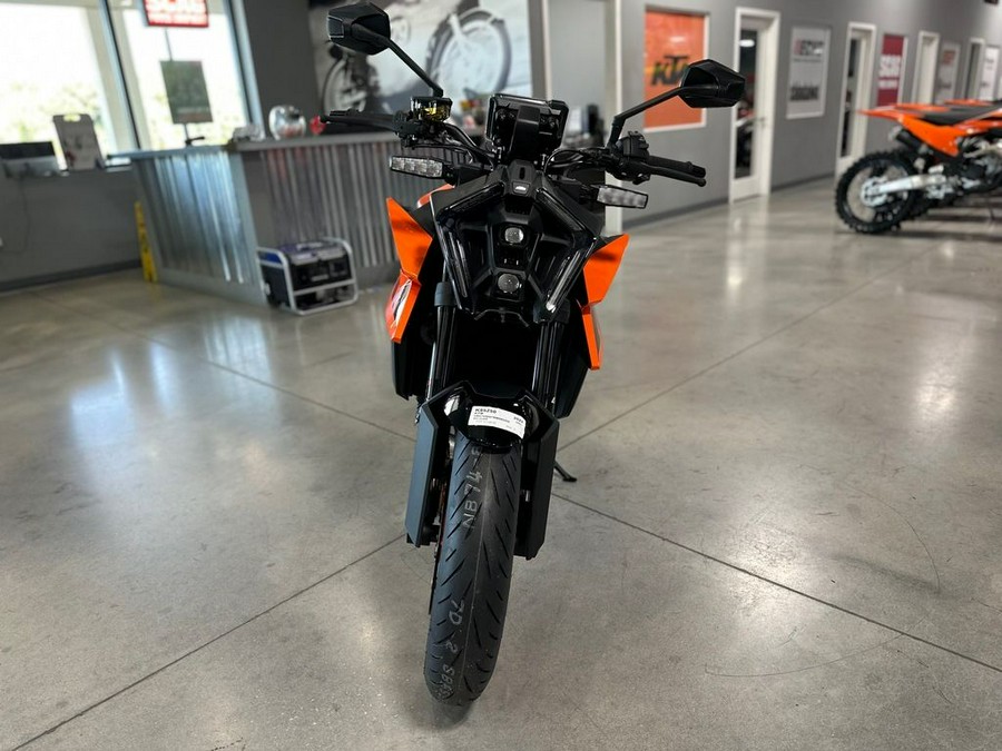 2024 KTM 990 Duke