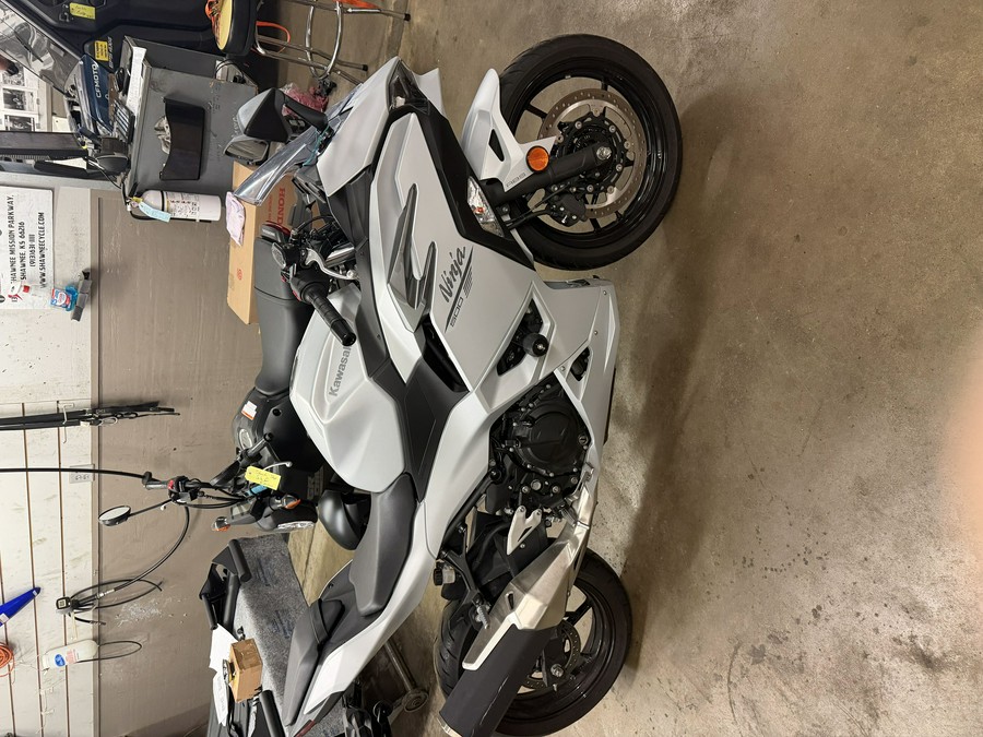 2025 Kawasaki Ninja® 500 ABS