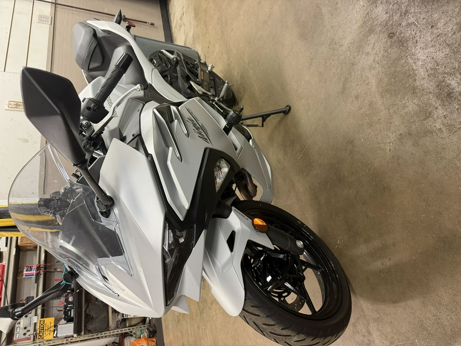 2025 Kawasaki Ninja® 500 ABS