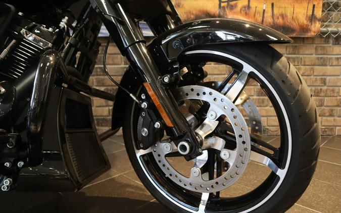 2024 Street Glide® (FLHX)