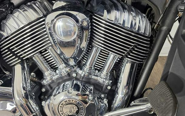 2019 Indian Roadmaster Thunder Black Icon Series Dirt Track SmokeThunder Black Smoke
