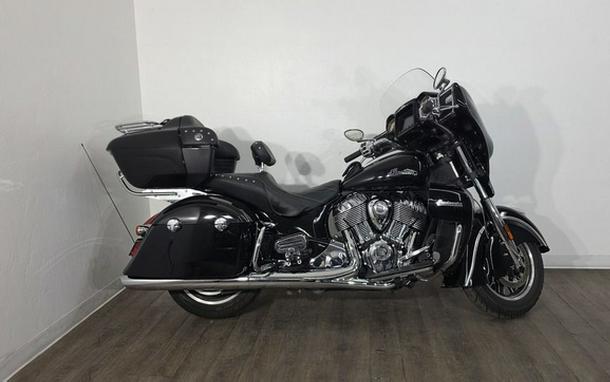 2019 Indian Roadmaster Thunder Black Icon Series Dirt Track SmokeThunder Black Smoke