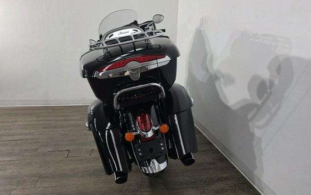 2019 Indian Roadmaster Thunder Black Icon Series Dirt Track SmokeThunder Black Smoke