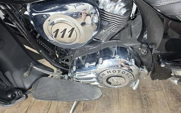 2019 Indian Roadmaster Thunder Black Icon Series Dirt Track SmokeThunder Black Smoke