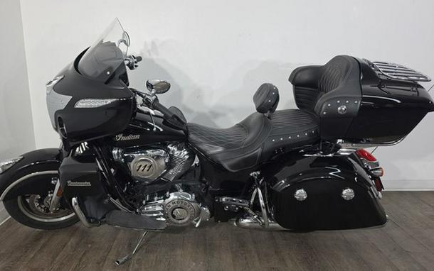 2019 Indian Roadmaster Thunder Black Icon Series Dirt Track SmokeThunder Black Smoke