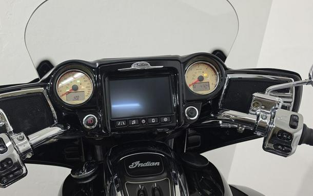 2019 Indian Roadmaster Thunder Black Icon Series Dirt Track SmokeThunder Black Smoke