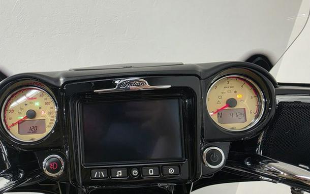 2019 Indian Roadmaster Thunder Black Icon Series Dirt Track SmokeThunder Black Smoke