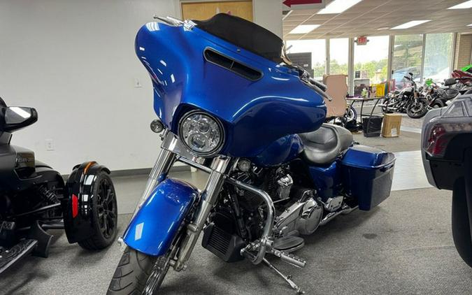 2017 Harley-Davidson Street Glide FLHX