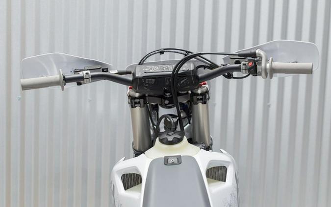 2025 Husqvarna TE 300 Pro 300