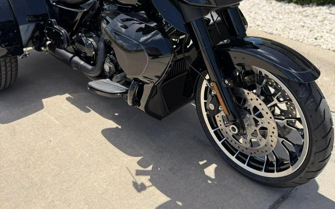 2026 Harley-Davidson Street Glide 3 Limited VIVID BLACK