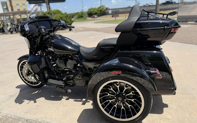 2026 Harley-Davidson Street Glide 3 Limited VIVID BLACK