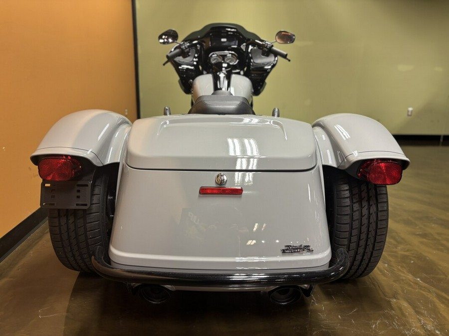 FLTRT 2025 Road Glide® 3