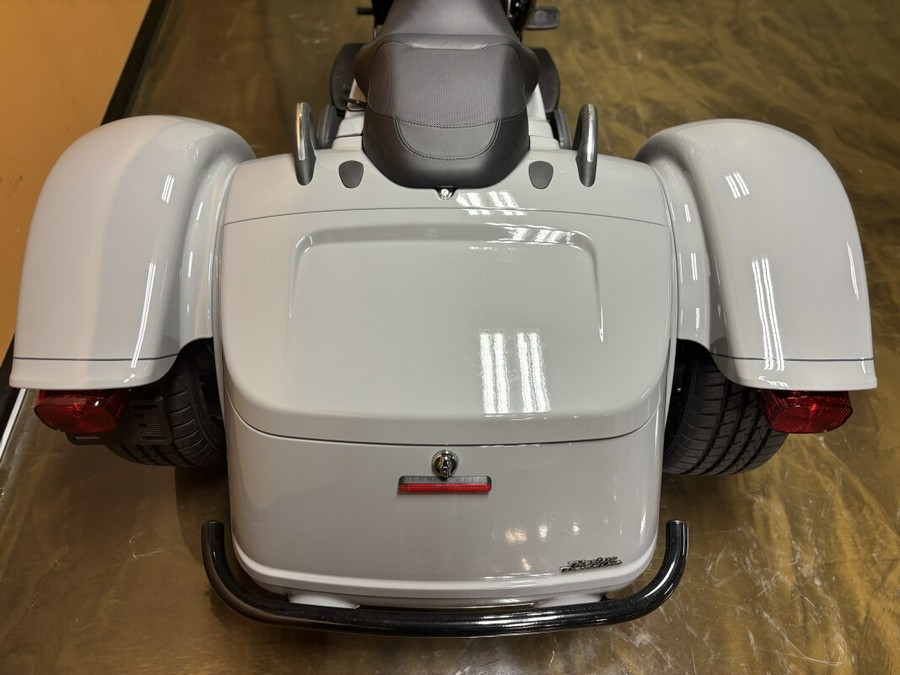 FLTRT 2025 Road Glide® 3