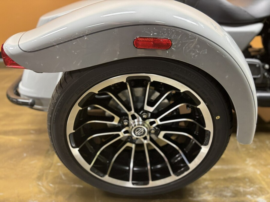 FLTRT 2025 Road Glide® 3