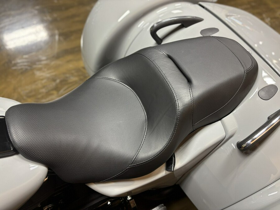 FLTRT 2025 Road Glide® 3