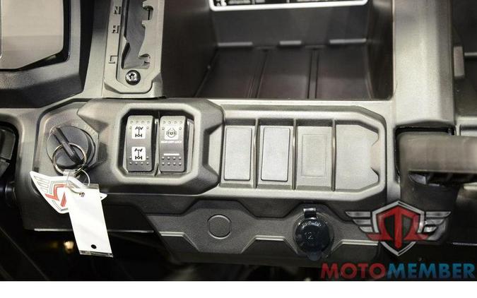 2026 Can-Am Defender MAX HD7