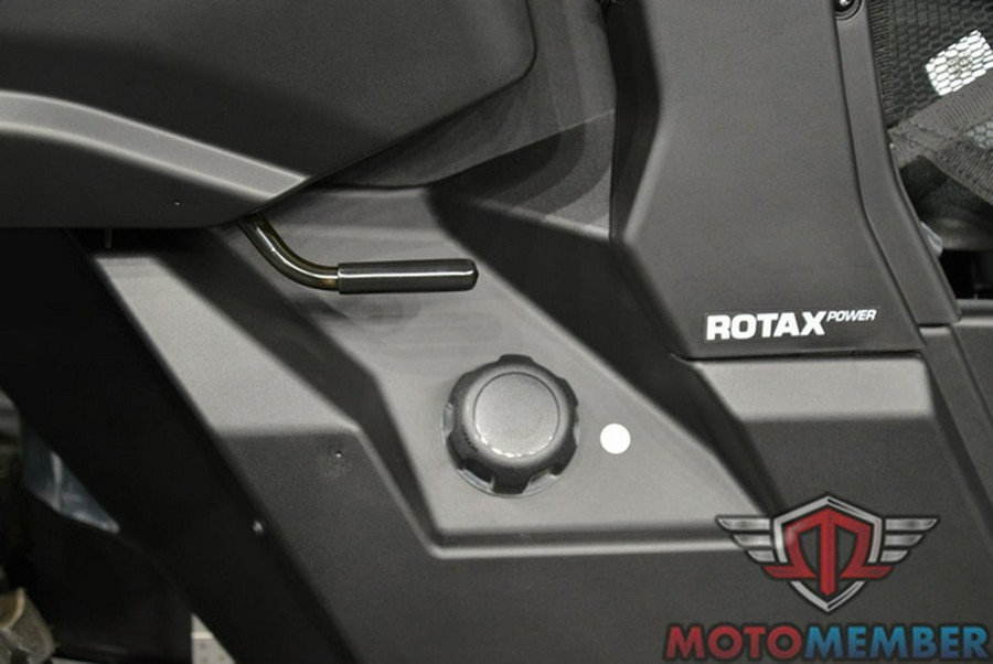 2026 Can-Am Defender MAX HD7