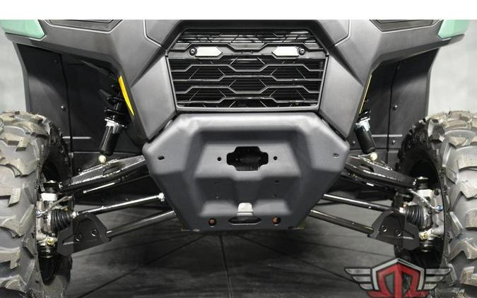 2026 Can-Am Defender MAX HD7