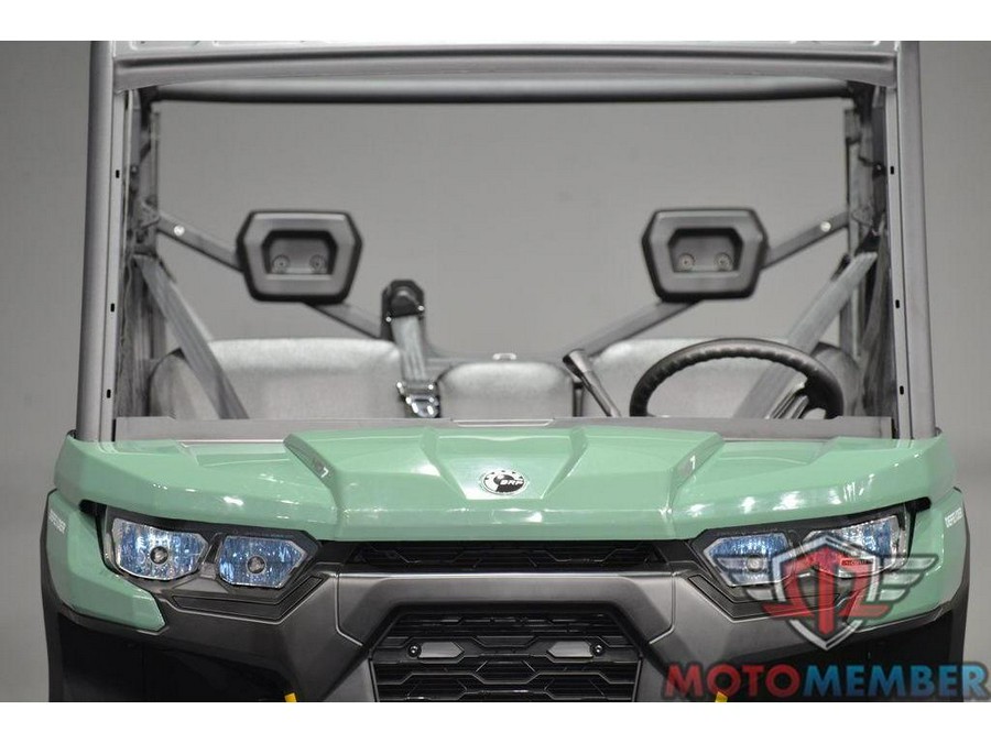 2026 Can-Am Defender MAX HD7