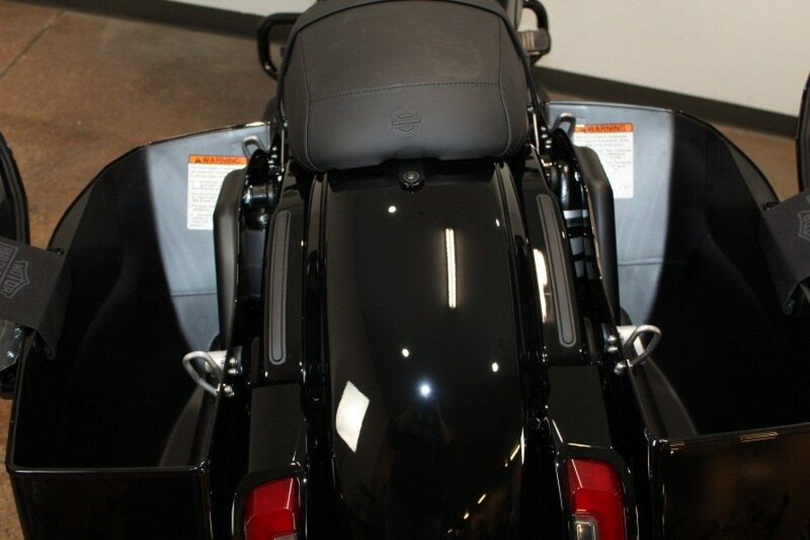 2025 Harley-Davidson® Road Glide® Vivid Black