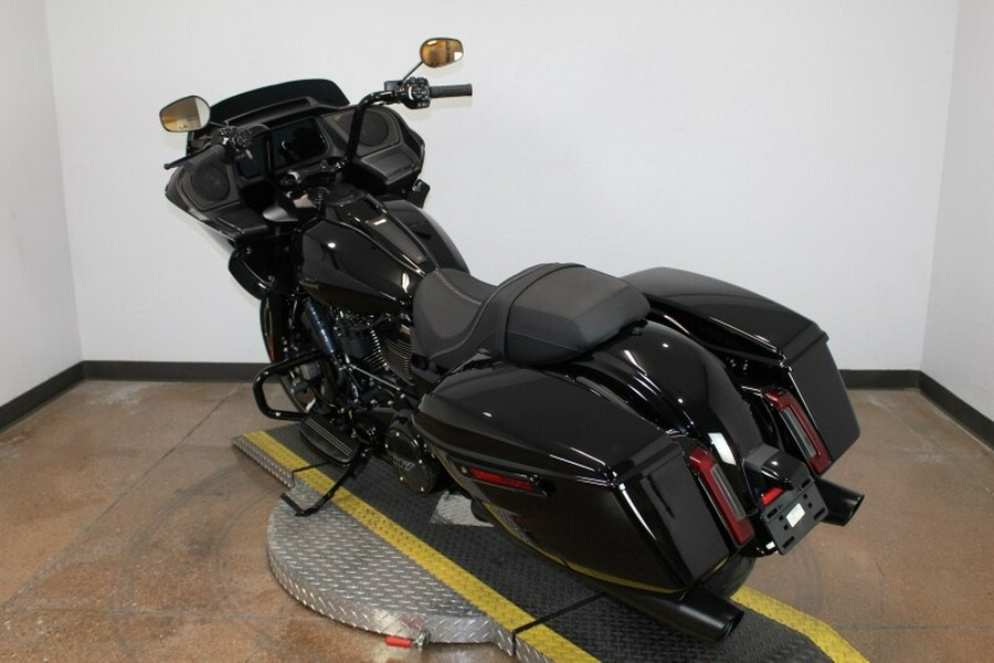 2025 Harley-Davidson® Road Glide® Vivid Black