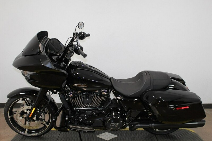 2025 Harley-Davidson® Road Glide® Vivid Black