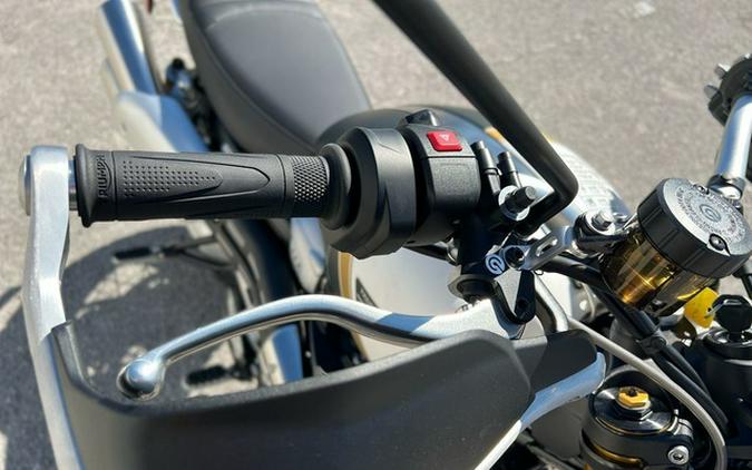 2026 Triumph Scrambler 1200 XE Matte khaki green