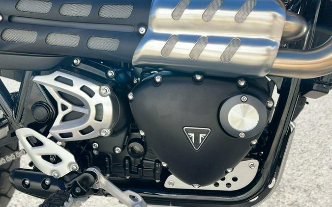 2026 Triumph Scrambler 1200 XE Matte khaki green