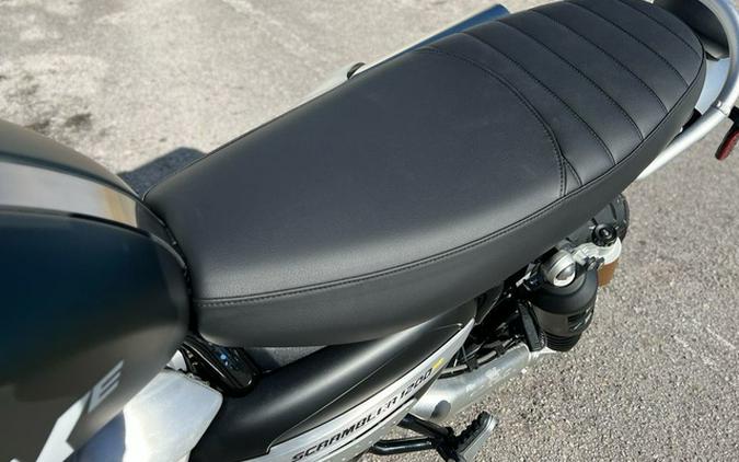 2026 Triumph Scrambler 1200 XE Matte khaki green