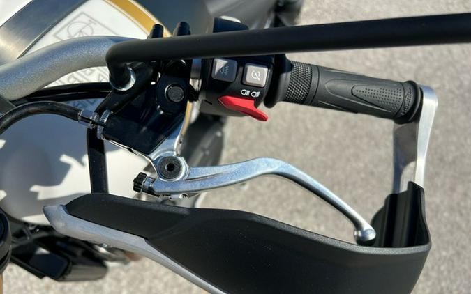 2026 Triumph Scrambler 1200 XE Matte khaki green