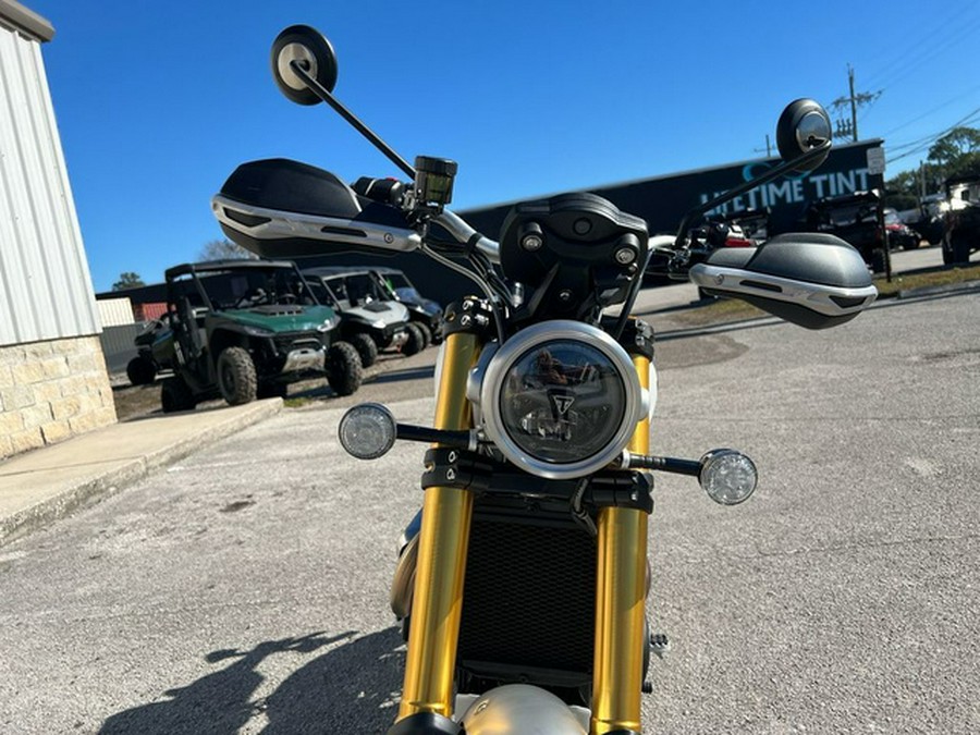 2026 Triumph Scrambler 1200 XE Matte khaki green