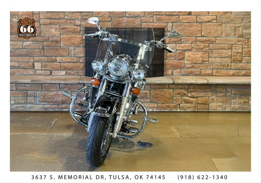 2009 Harley-Davidson® Heritage Softail® Classic BLACK W/PINSTRIPE