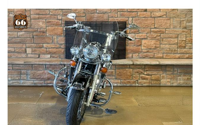 2009 Harley-Davidson® Heritage Softail® Classic BLACK W/PINSTRIPE