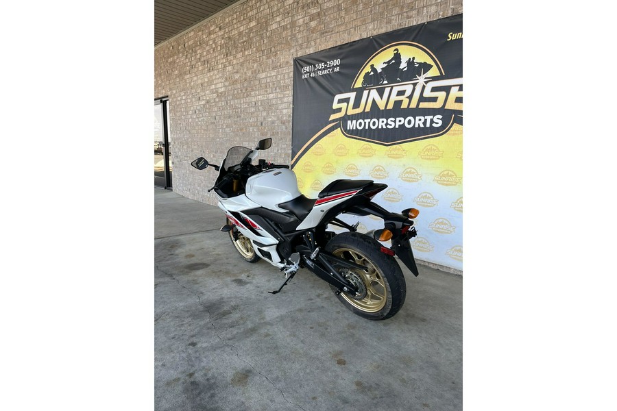 2022 Yamaha YZF-R3 World GP 60th Anniversary Edition