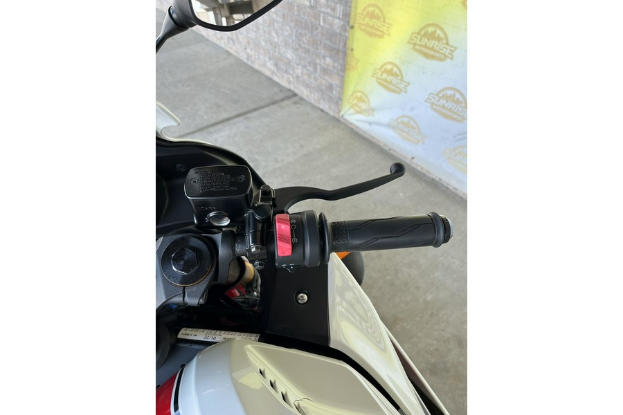 2022 Yamaha YZF-R3 World GP 60th Anniversary Edition