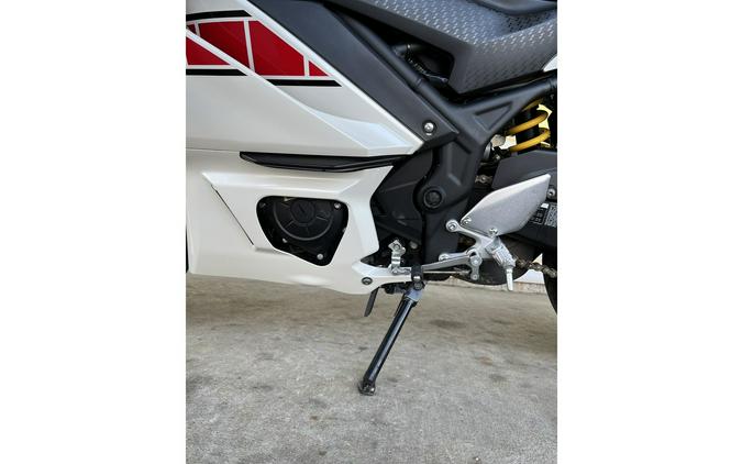 2022 Yamaha YZF-R3 World GP 60th Anniversary Edition