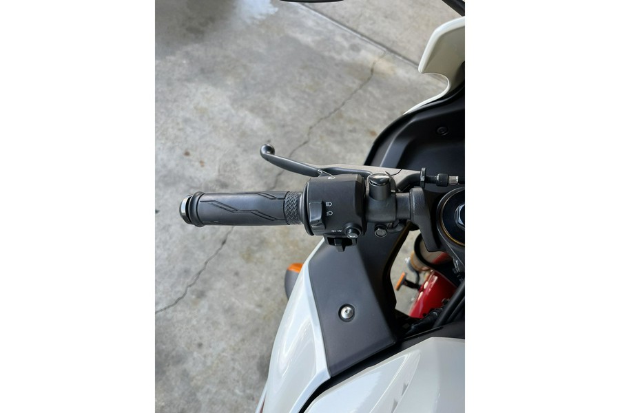 2022 Yamaha YZF-R3 World GP 60th Anniversary Edition