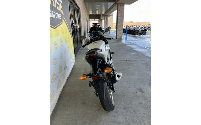 2022 Yamaha YZF-R3 World GP 60th Anniversary Edition