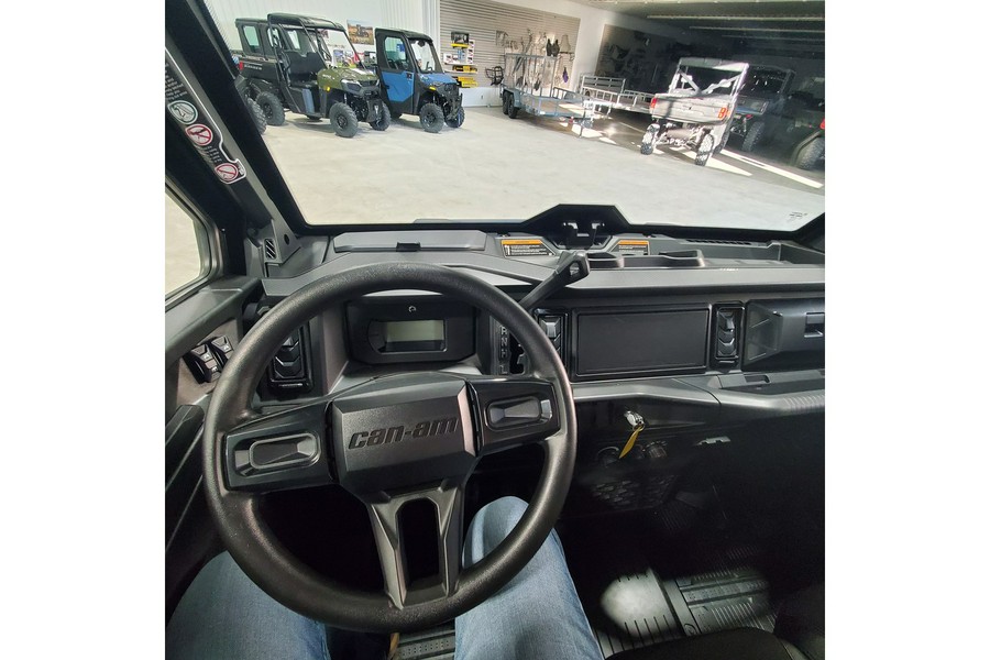 2026 Can-Am Defender XT CAB HD11